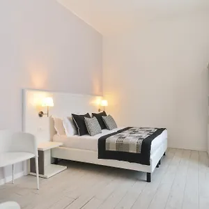 Lata Luxury ** Rome