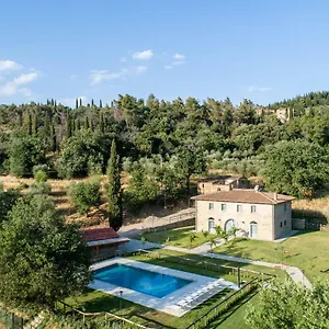 https://villa-mezzavia.it-tuscanyhotel.com